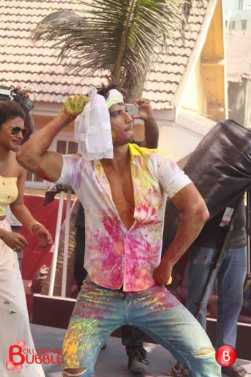 Bollywood celebs celebrating festival of Holi