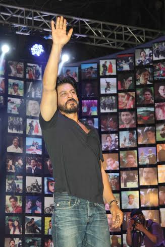 Shah Rukh Khan at Trailer launch event of movie 'Fan'