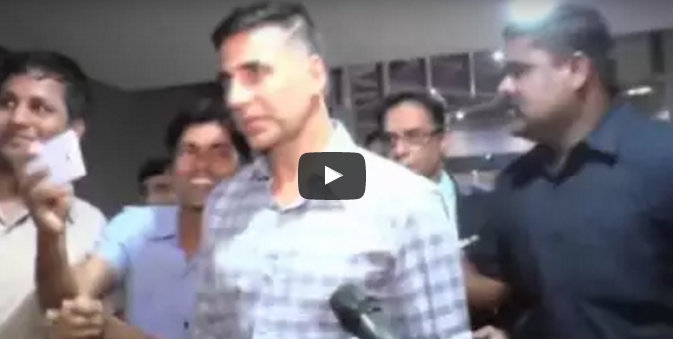 Akshay Kumar's Bodyguard punches a fan