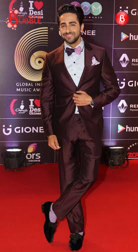 Bollywood Celebrities at red carpet of GiMA Awards 2016