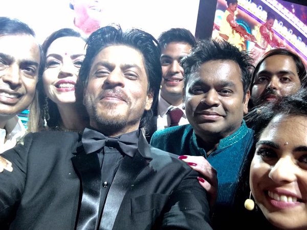 Shah Rukh Khan with friends