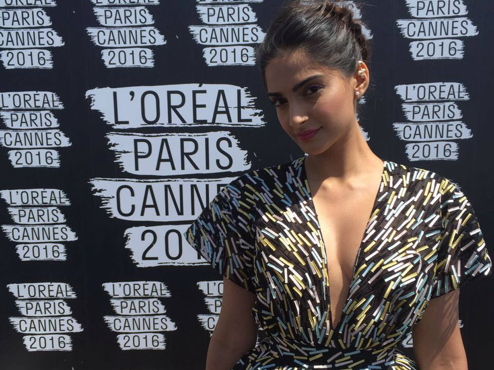 Sonam Kapoor's black dress at Cannes Film Festival
