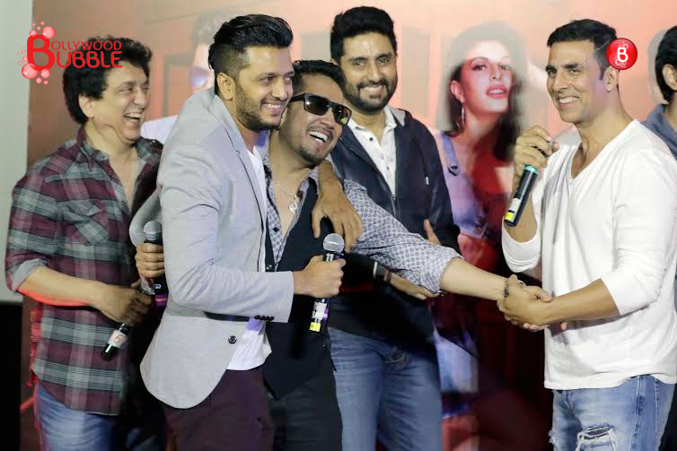 Akshay Kumar, Jacqueline Fernandez and 'Housefull 3' team at song launch