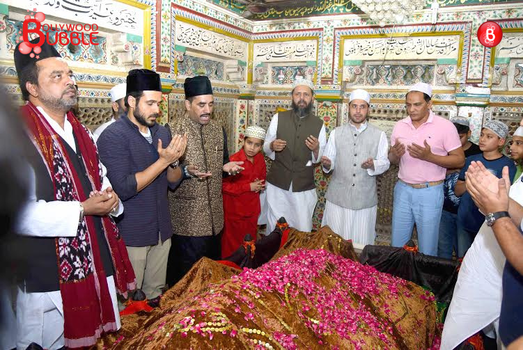 Emraan Hashmi, Mohd. Azharuddin at Nizamuddin Dargah for 'Azhar'