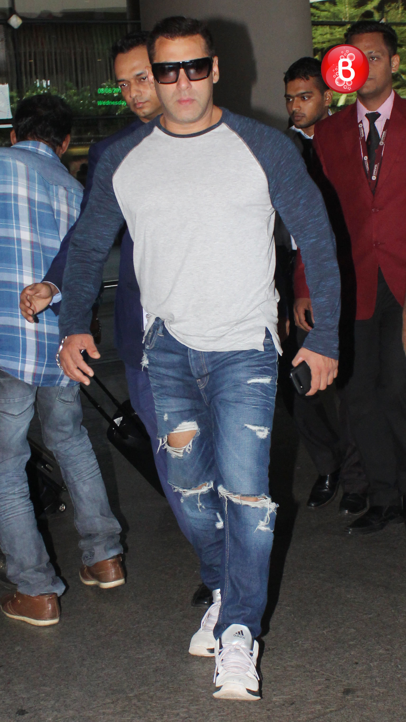 Salman Khan, Iulia Vantur snapped at airport