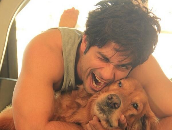 Shahid Kapoor with dog