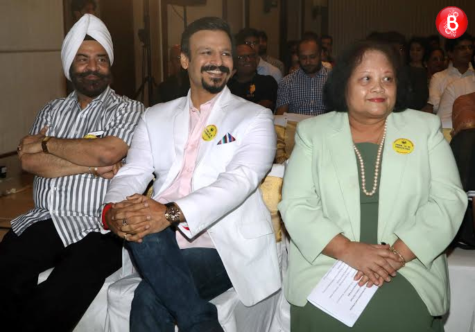 Vivek Oberoi with Dr. P S Pasricha Former DGP Maharashtra and Dr. Prakin Suchaxaya