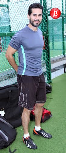 Ranbir Kapoor, Aditya Roy Kapur and other celebs practice football