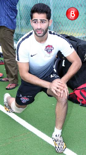 Ranbir Kapoor, Aditya Roy Kapur and other celebs practice football