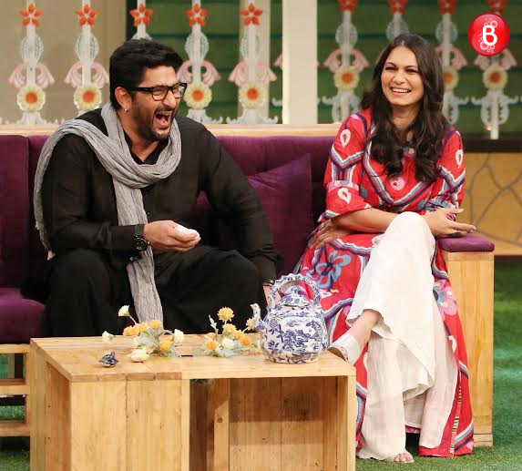 Arshad Warsi having a good laugh with wife Maria Goretti