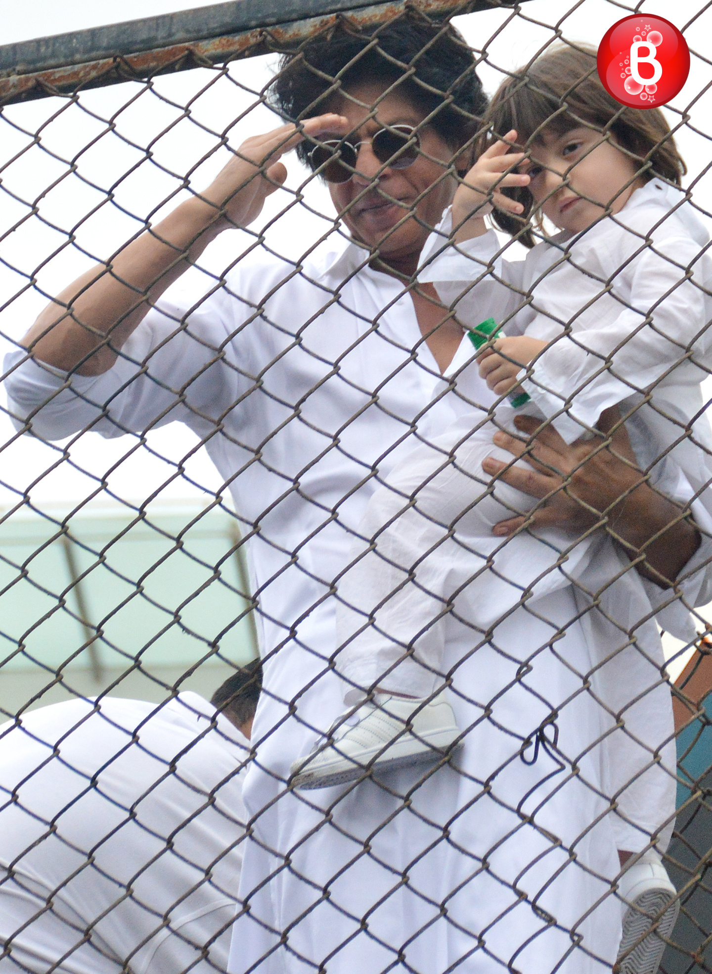 Shah Rukh Khan and AbRam greet fans on Eid