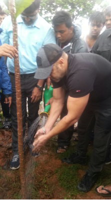 Salman Khan in BMC's tree-planting initiative