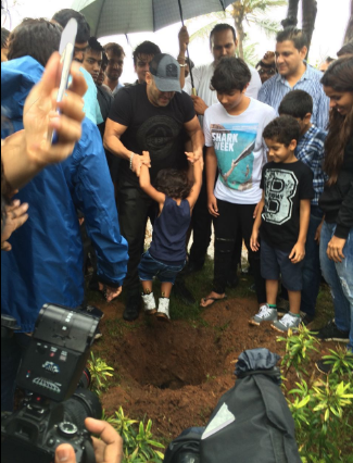 Salman Khan in BMC's tree-planting initiative