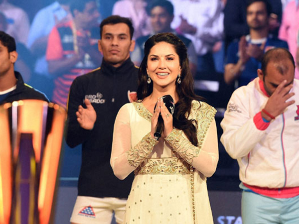 Sunny Leone faces legal trouble after singing national anthem