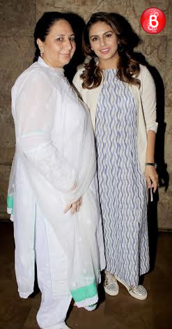 Huma Qureshi with her mother