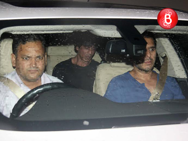 Shah Rukh Khan and Ritesh Sidhwani snapped leaving Rakesh Roshan's house