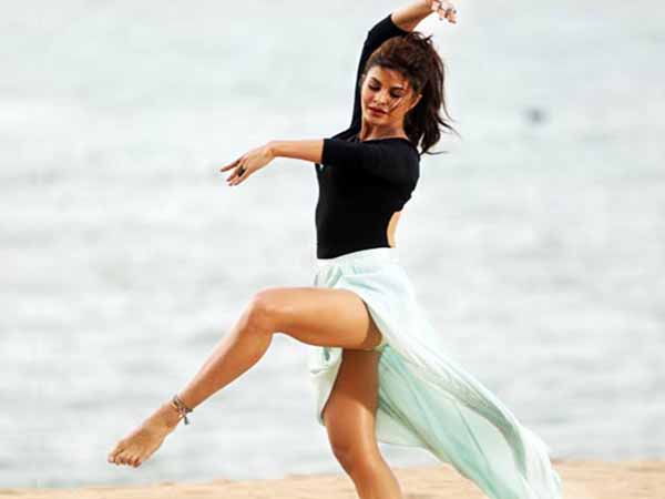 Jacqueline Fernandez dancing