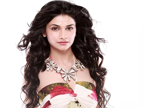Prachi Desai says that Film industry gives more importance to looks