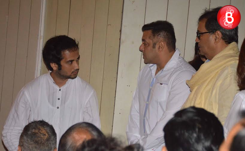 Salman Khan and Subhash Ghai attends Rajjat Barjatya's prayer meet