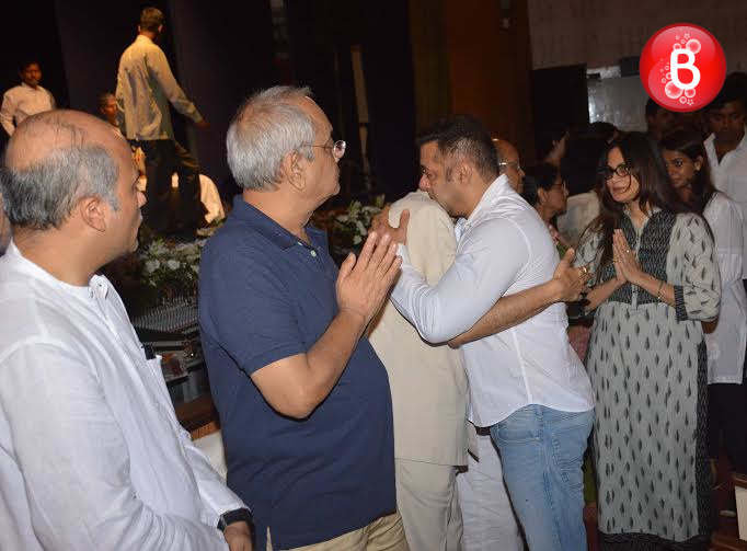 Salman Khan attends Rajjat Barjatya's prayer meet