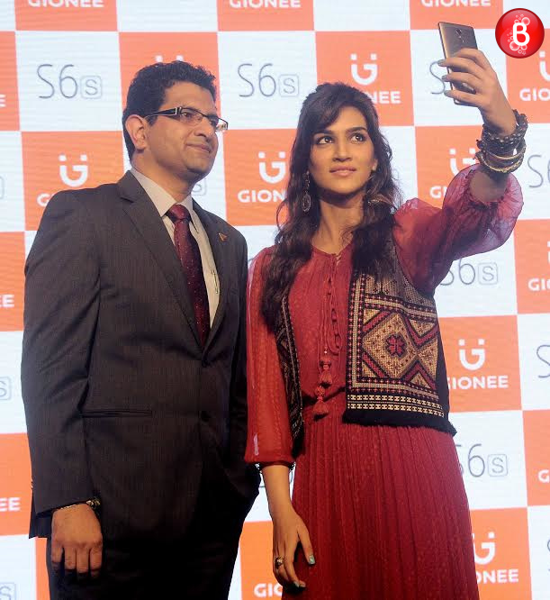 kriti Sanon at Gionee smartphone launch event