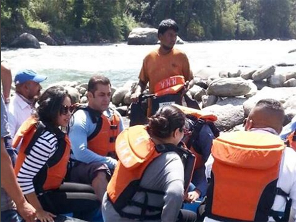 Salman Khan's new picture in Manali during the shoot of 'Tubelight'