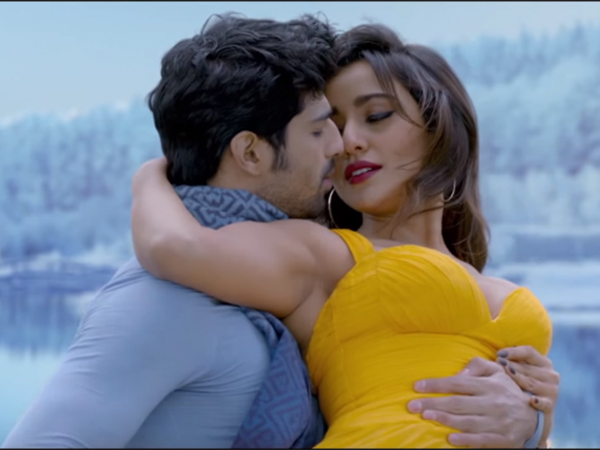 The new song from 'Tum Bin 2' is released featuring Neha Sharma and Aashim Gulati
