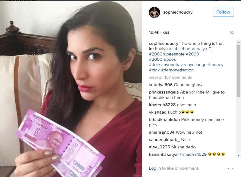 Sophie Choudry reaction to the new 2000 rupee note