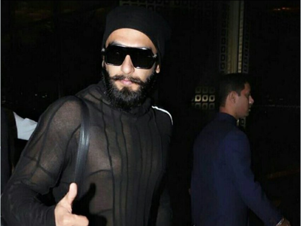 Ranveer Singh in all black outfit