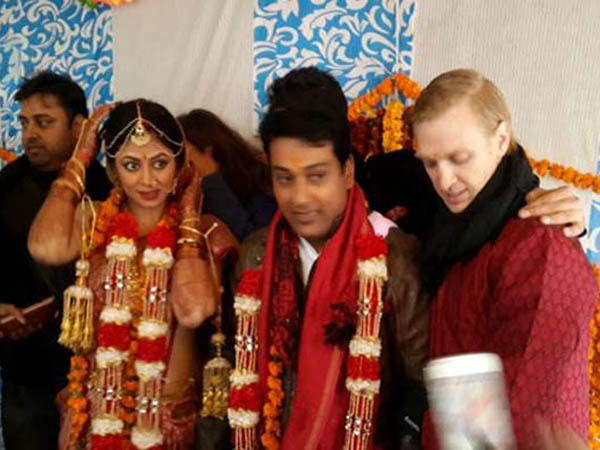 Kavita-Kaushik-and-Ronnit-Biswas-wedding-4-1