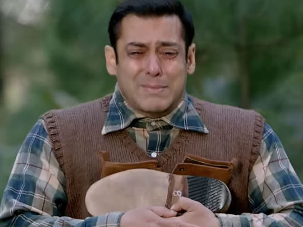 Tubelight second saturday collection