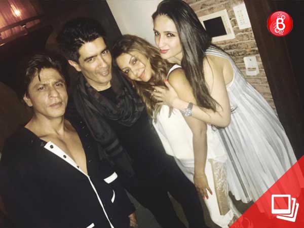 Shah Rukh Khan, Gauri, Sussanne and Manish Malhotra pic