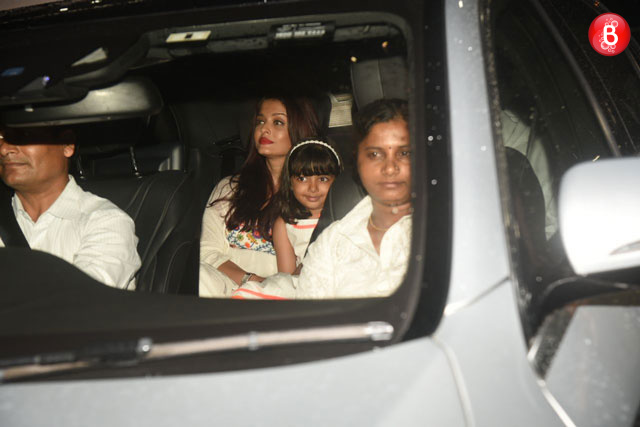 Bachchan family at airport
