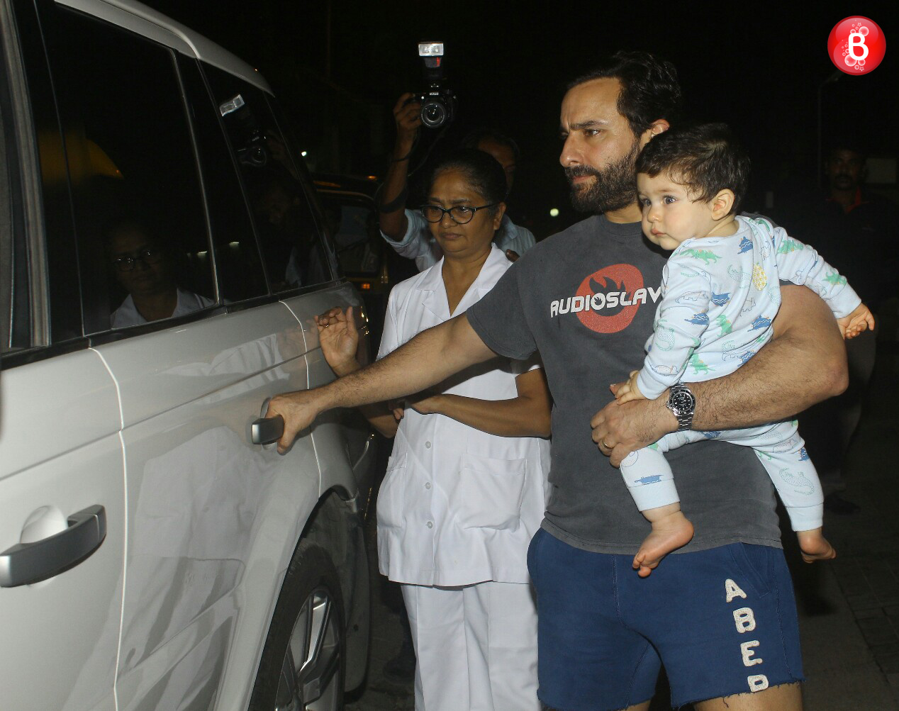 Saif Ali Khan with Taimur picture
