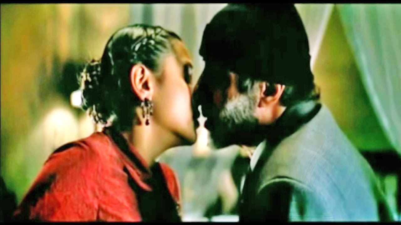 Amitabh Bachchan kissing