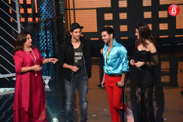 Hrithik Roshan, Rajkummar Rao, Kriti Sanon and Farah Khan on 'Lip Sing Battle' sets