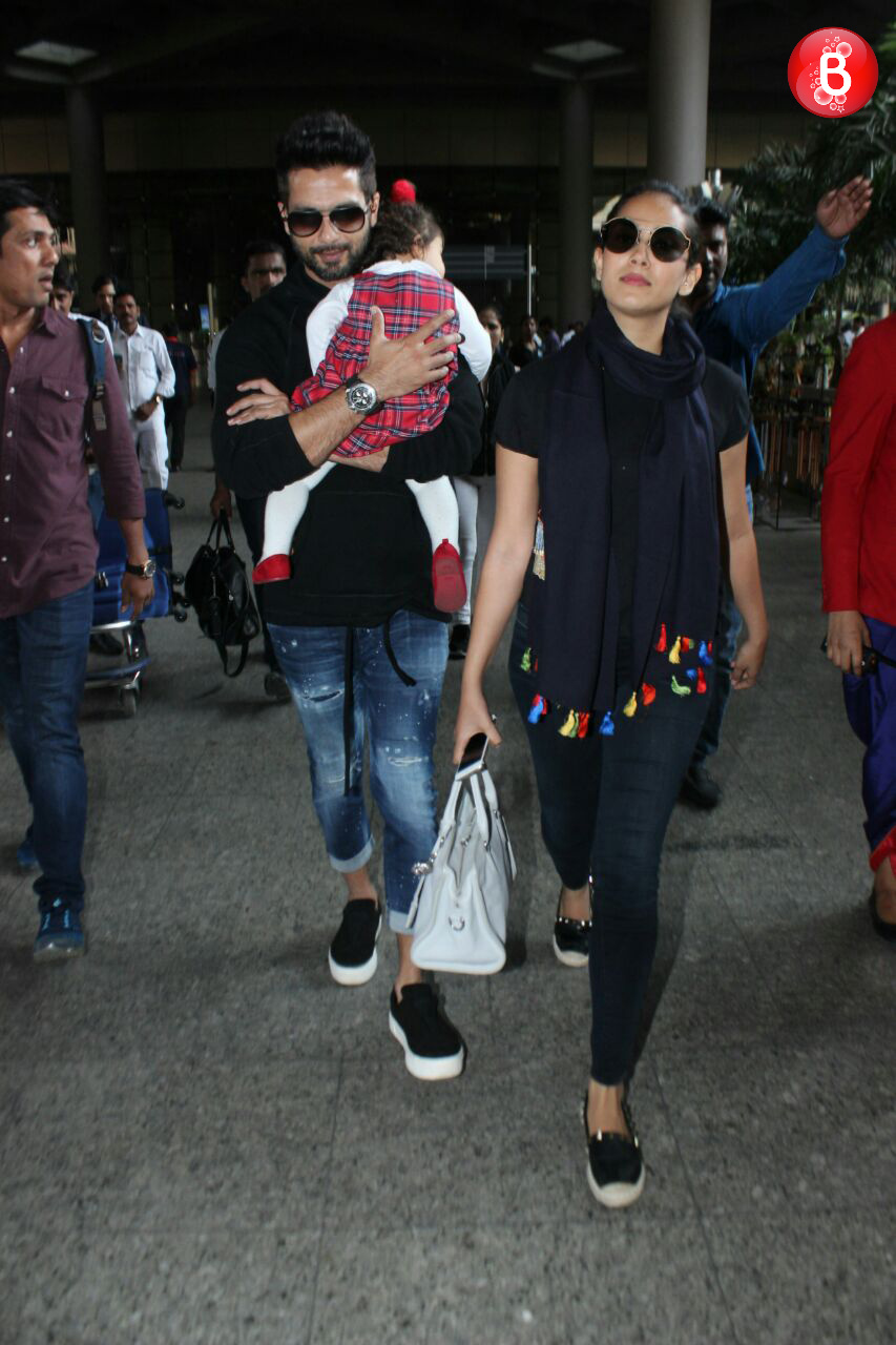shahid kapoor with family spotted
