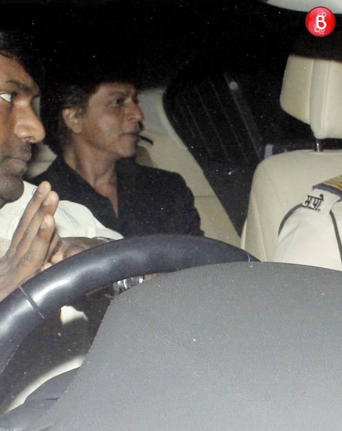 Shah Rukh Khan looks dapper