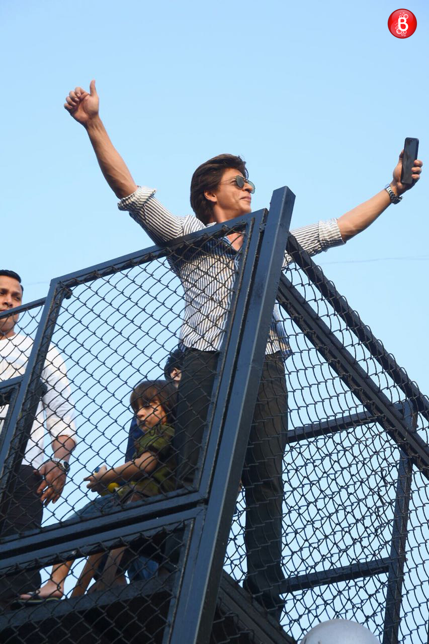 SRK with AbRam photos