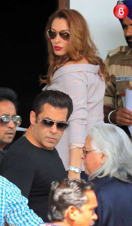 Salman Khan and Iulia Vantur pic