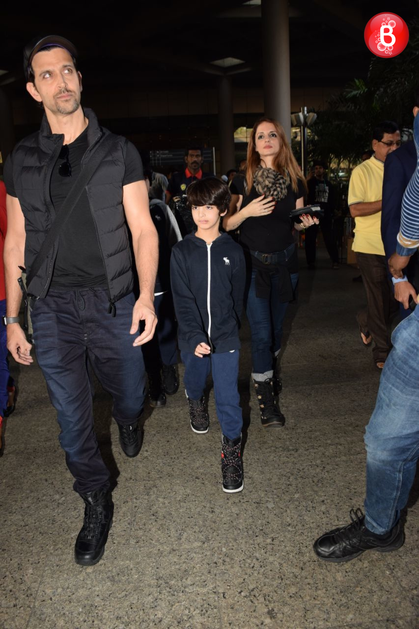 Hrithik Roshan with Sussanne and kids pic