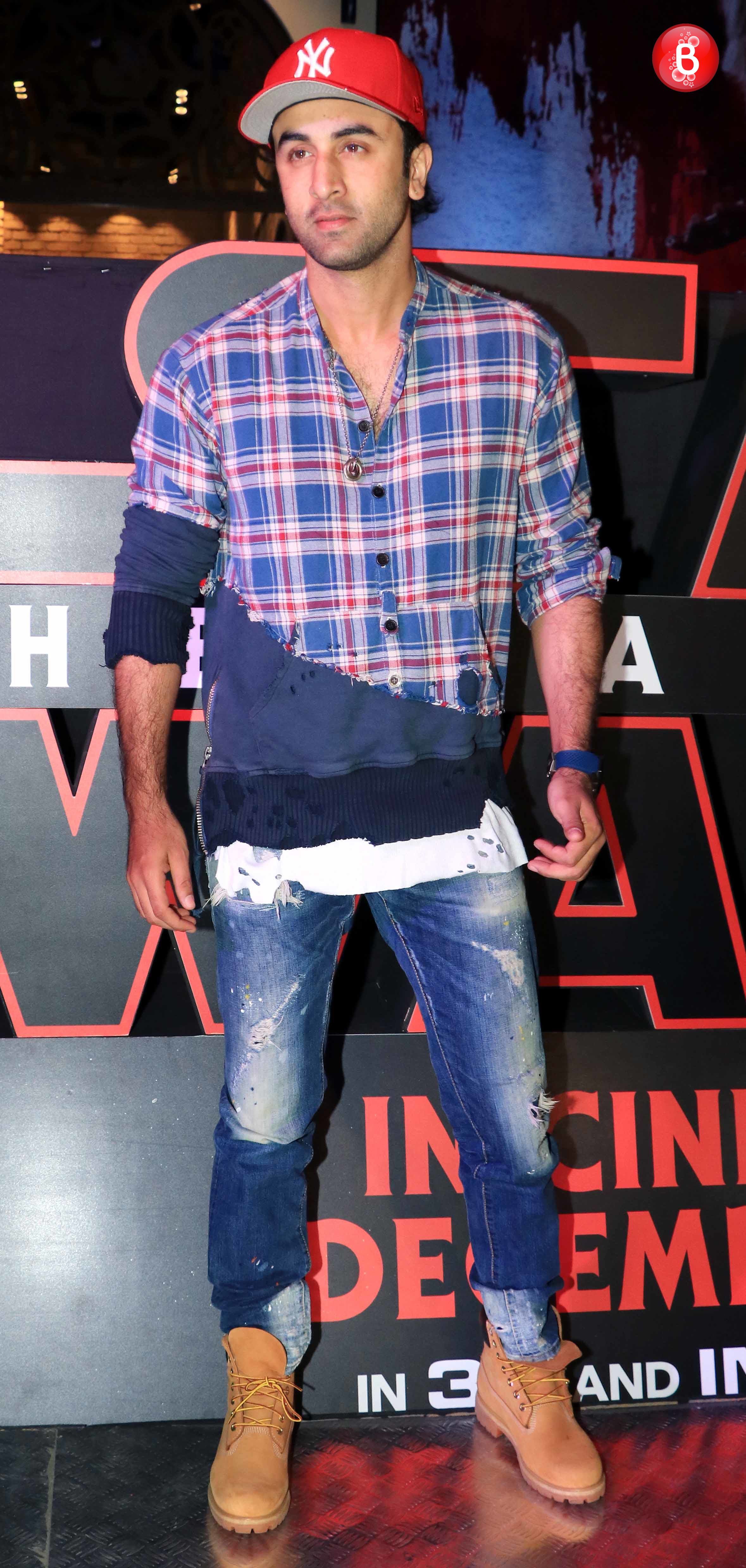 OOTD: Ranbir Kapoor is crowned as the official 'CASUALS' king!