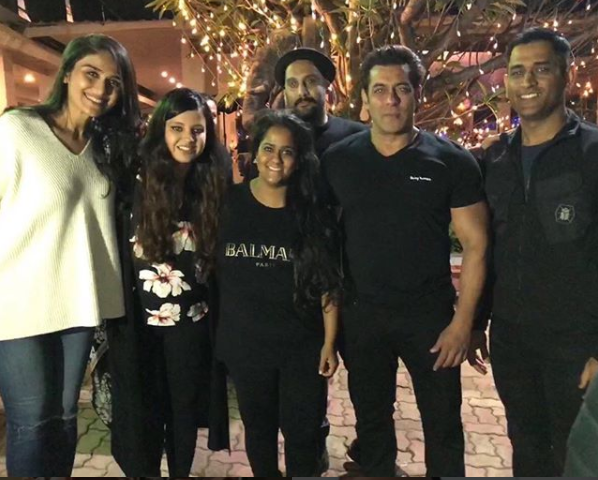 Inside pictures from Salman's birthday bash