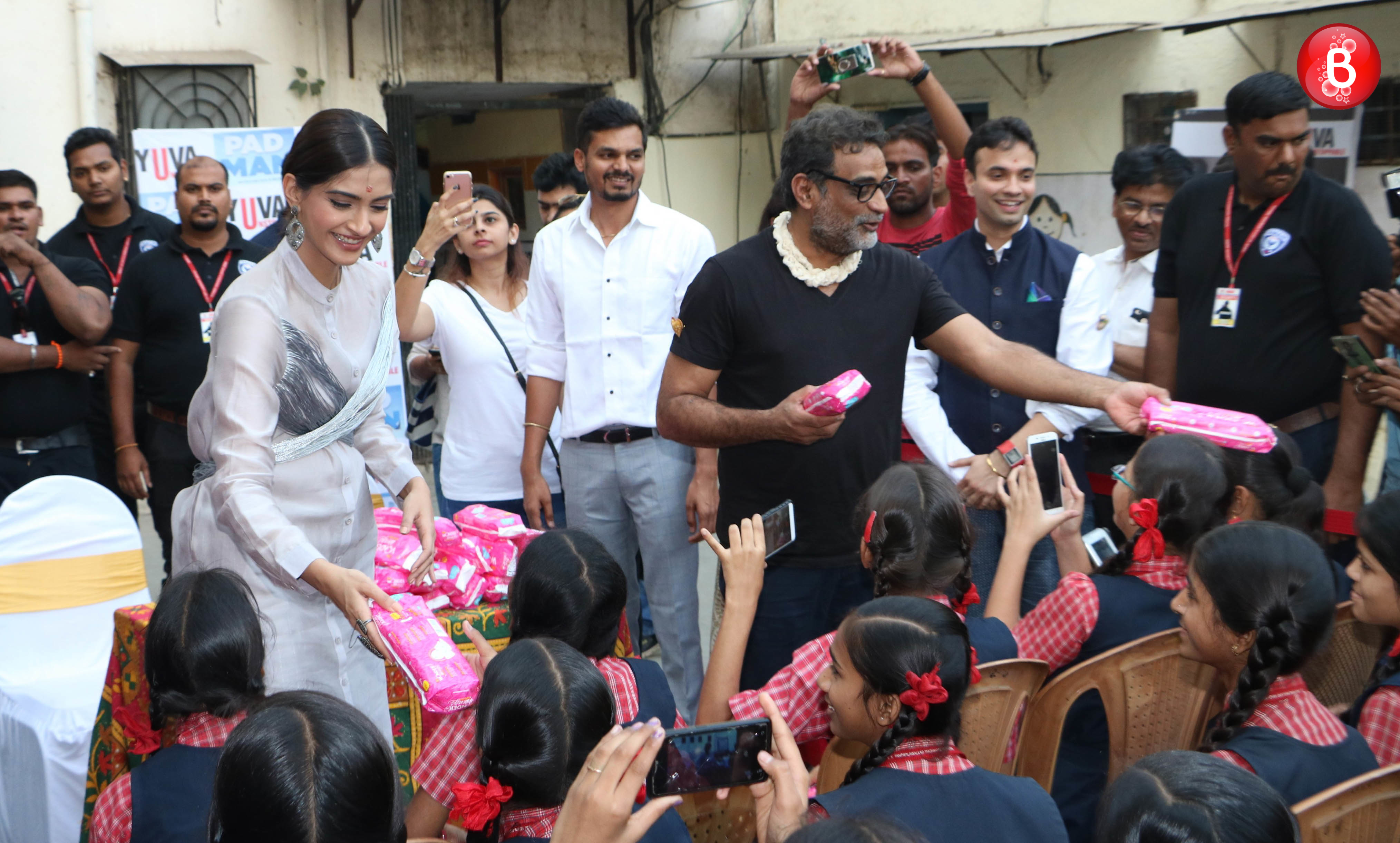 Sonam Kapoor and R Balki pic