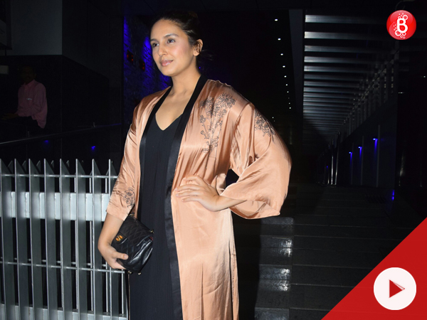 Huma Qureshi spotted post her diner in Bandra video