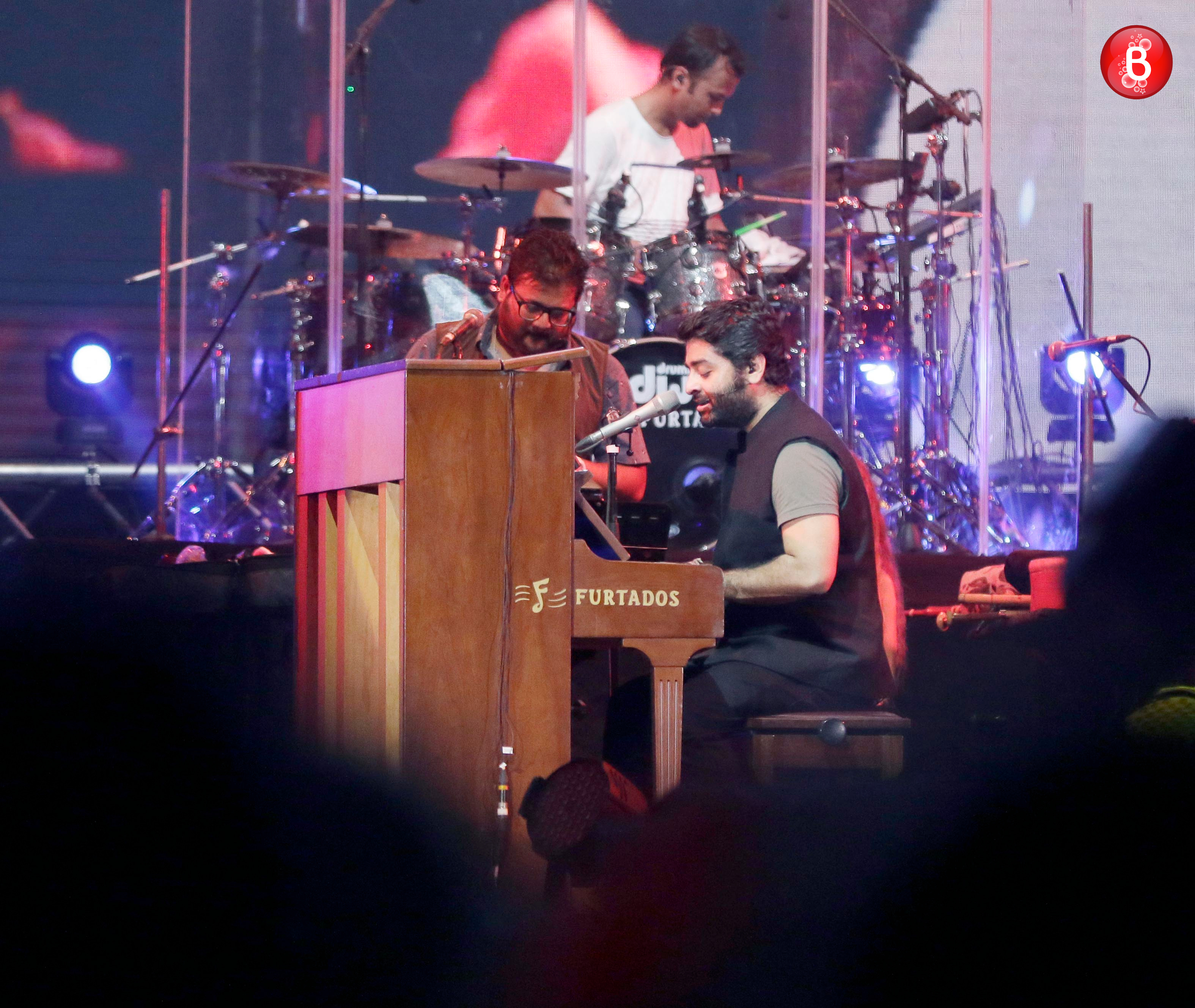 Arijit Singh at the Mumbai concert