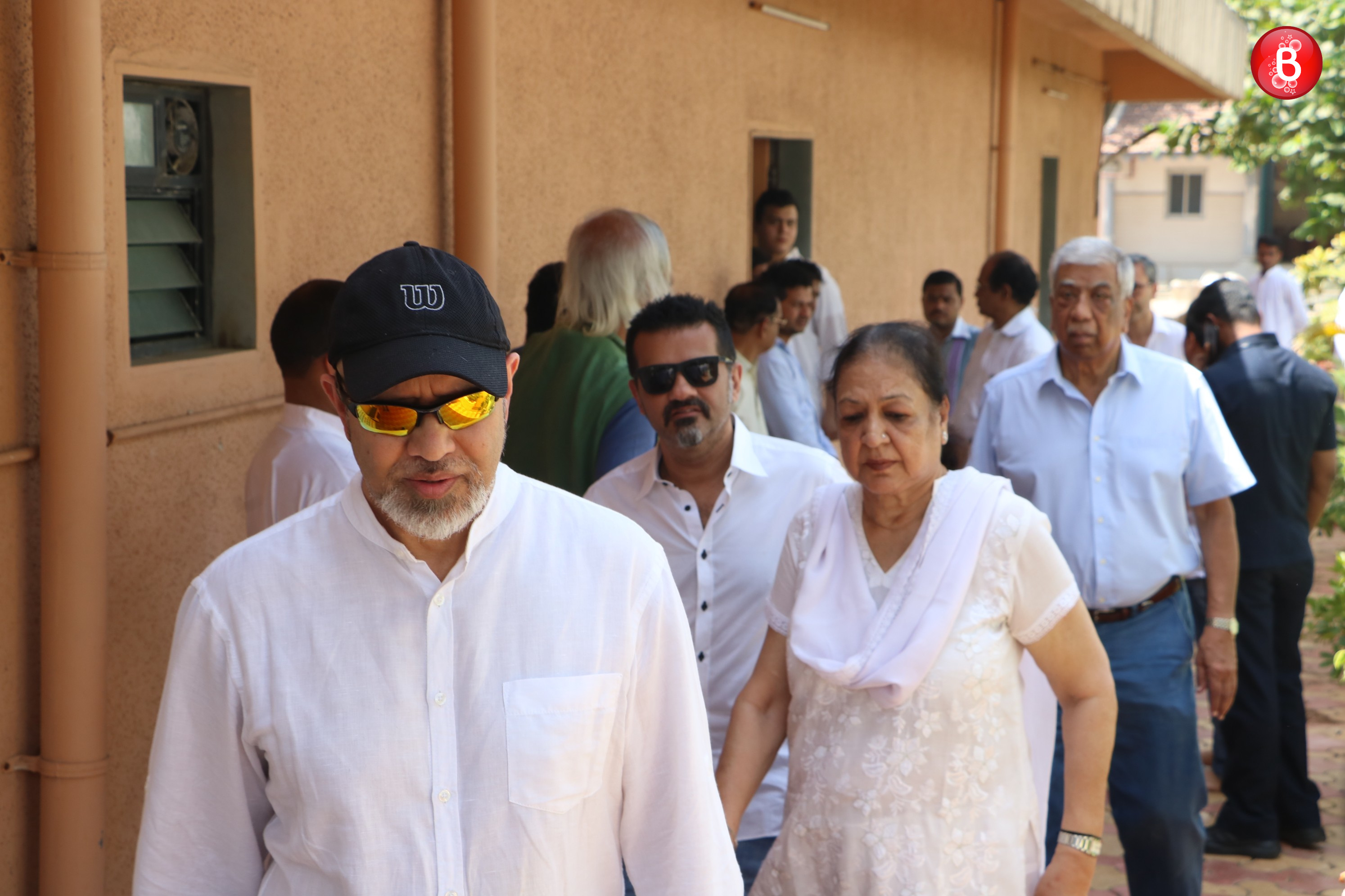 Filmmaker Nikkhil Advani’s mother's funeral pictures