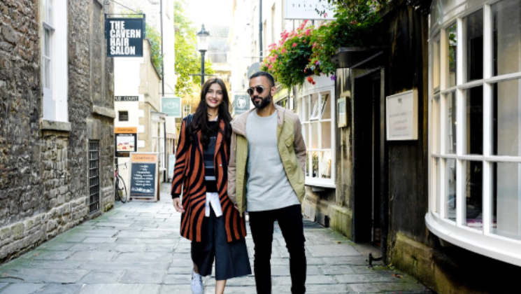This throwback picture of Sonam Kapoor and Anand Ahuja just made our Sunday phenomenal!