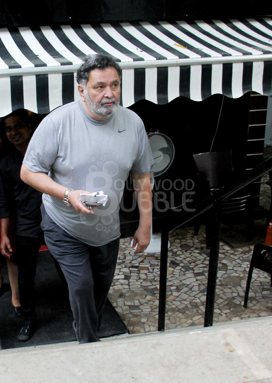 Veteran actor Rishi Kapoor sported a salt-n-pepper beard.