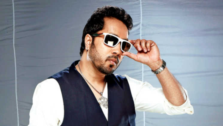 mika singh robbed complaint